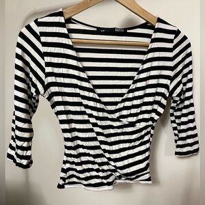 Crossover V-Neck Half Sleeve Crop Top Size Small